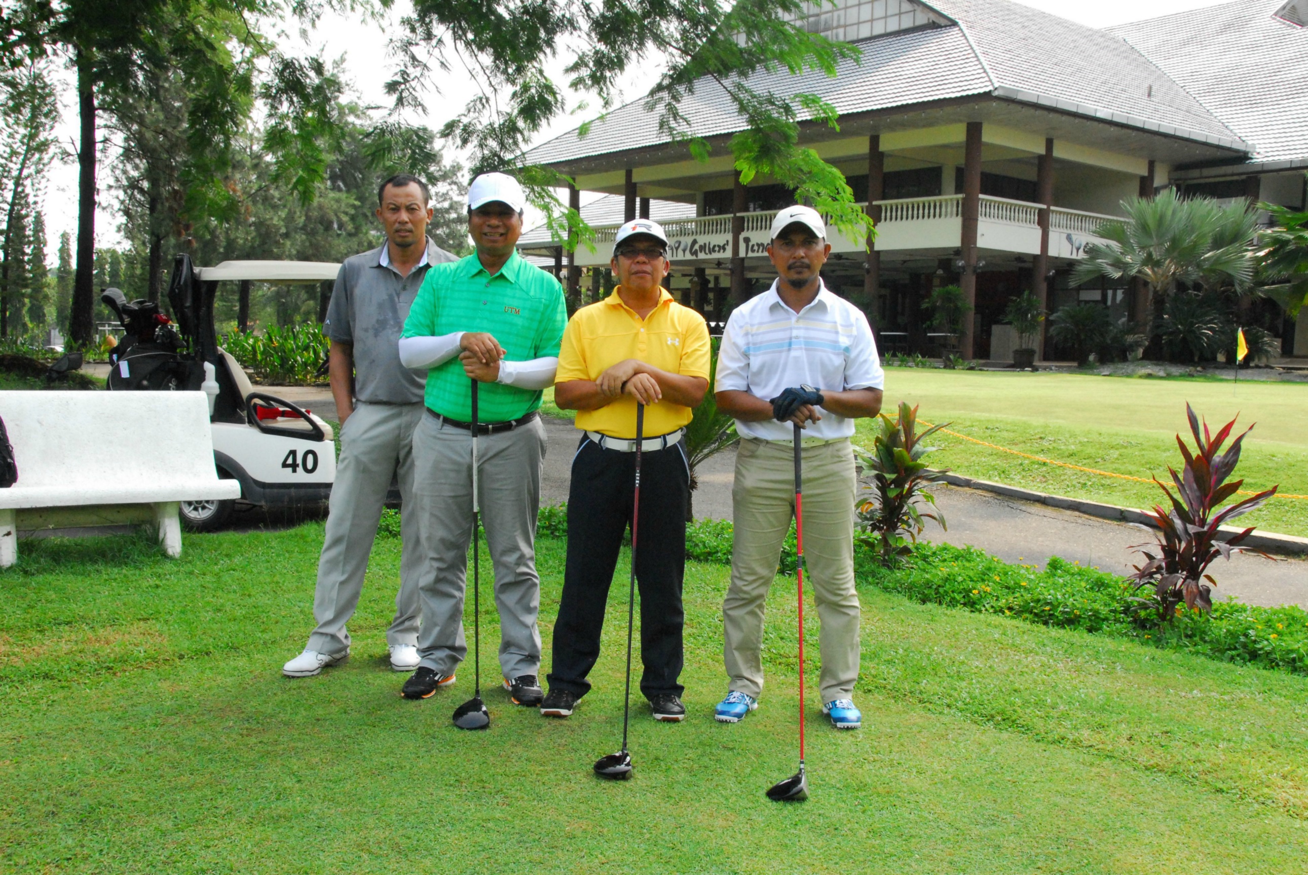 PRO15 157 GOLF DSC 0377.JPG